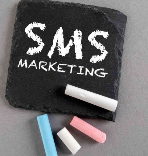 SMS marketing dla firm – masowa wysyłka wiadomości do klientów jako skuteczne narzędzie komunikacji i sprzedaży